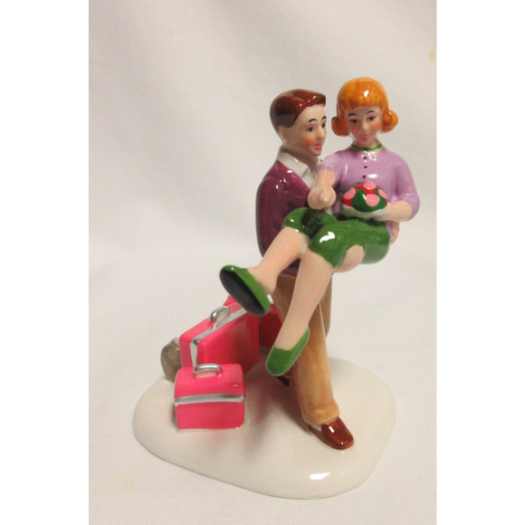 Department 56 Over The Threshold #799970 Snow Village RETIRED - Picture 2 of 5